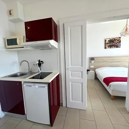 T2 Avec Piscine Chauffée - Vue Exceptionnelle- Les Calanques Routes Des Sanguinaires- Parking Inclus&wifi Ajaccio (Corsica)