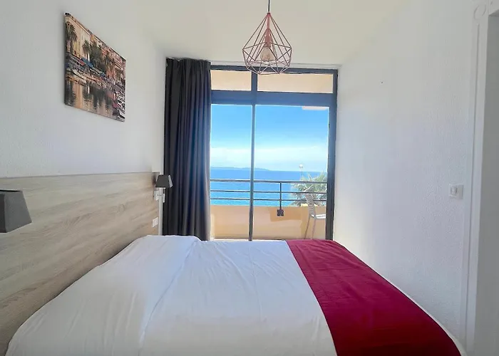 L'azur Des Calanques - T2 Avec Piscine Chauffee & Vue Exceptionnelle- Parking & Wifi